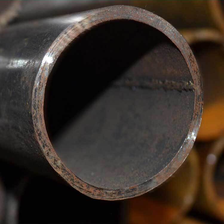 螺旋鋼管與直縫鋼管生產工藝有很多不同